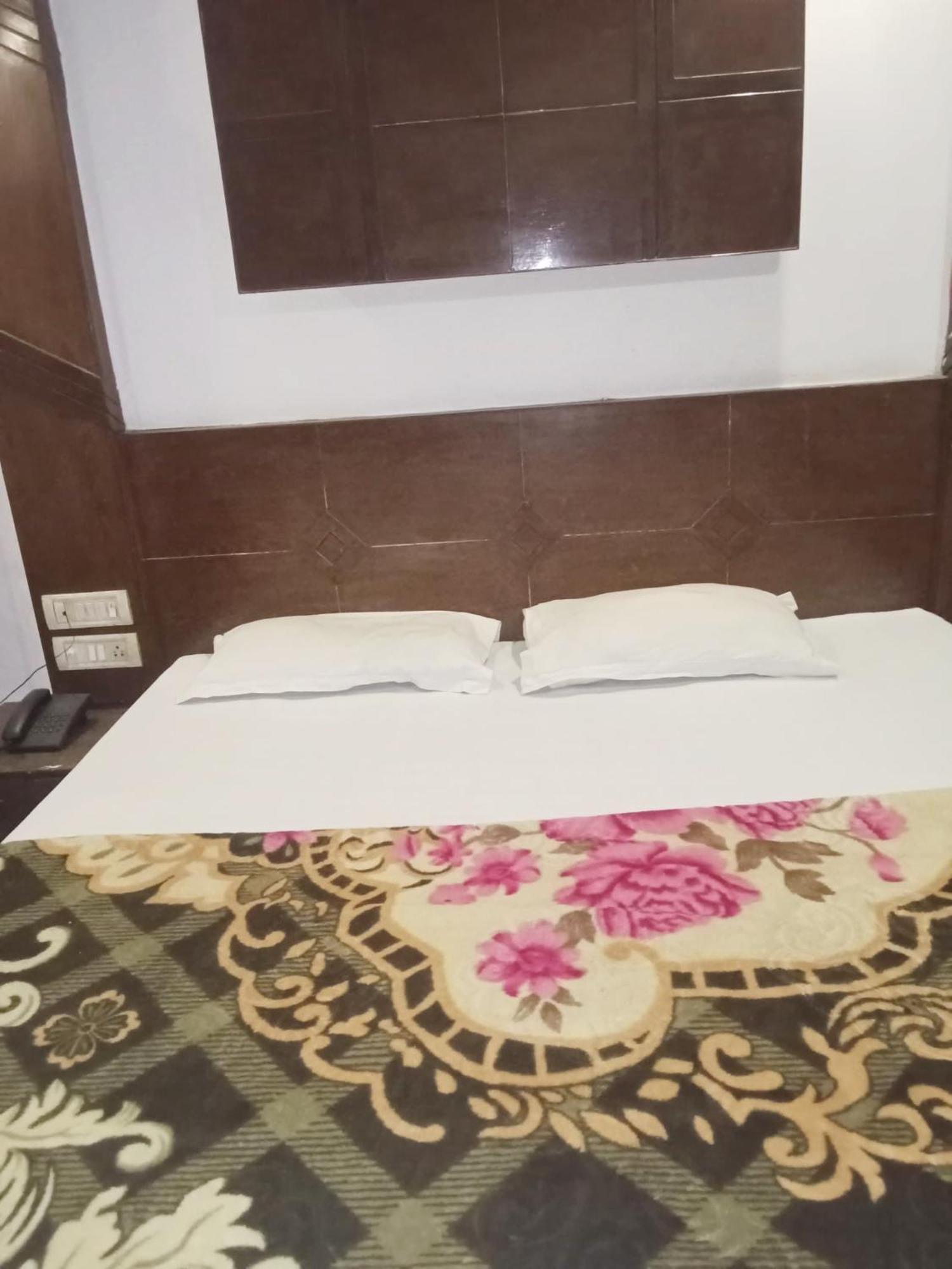 Hotel Odeon Continental New Delhi Eksteriør billede
